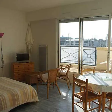 Cosy In With Balcony Lägenhet Rochefort (Charente-Maritime)